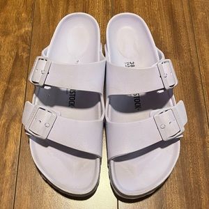 Birkenstock Women's Essentials Arizona Footbed Sandal 
Color: light purple